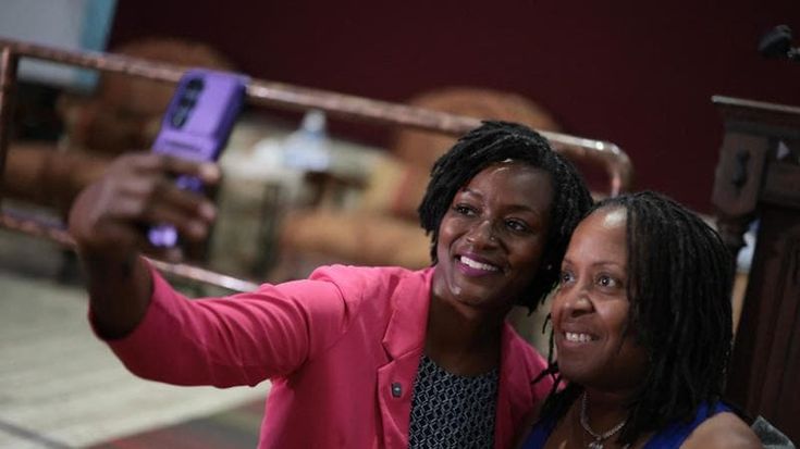 Dem, avanzata socialista nello Stato di Trump primarie a Angie Nixon