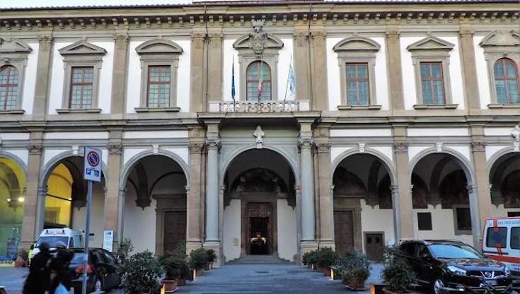 Violenze sugli operatori sanitari, malato psichiatrico minaccia un infermiere con un vetro alla gola