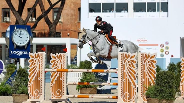 Filippo Bologni al Longines Global Champions Tour con papà Arnaldo e la moglie Jessica Notaro. “Una grande squadra senza rivalità interne, viviamo le stesse emozioni”
