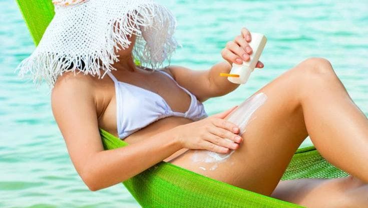 Creme solari: il vademecum per usarle davvero bene e proteggere la pelle
