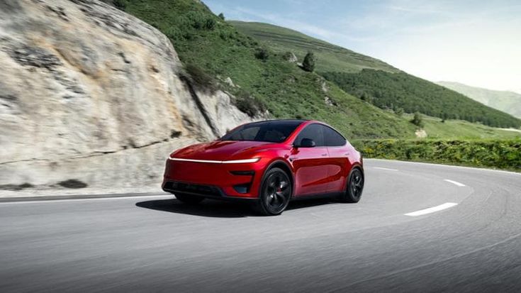 L’auto europea accelera: vendite +13% a giugno, bene elettriche e plug-in. Tesla torna protagonista