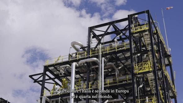Biocarburanti da scarti e residui agroalimentari: viaggio nella bioraffineria di Gela