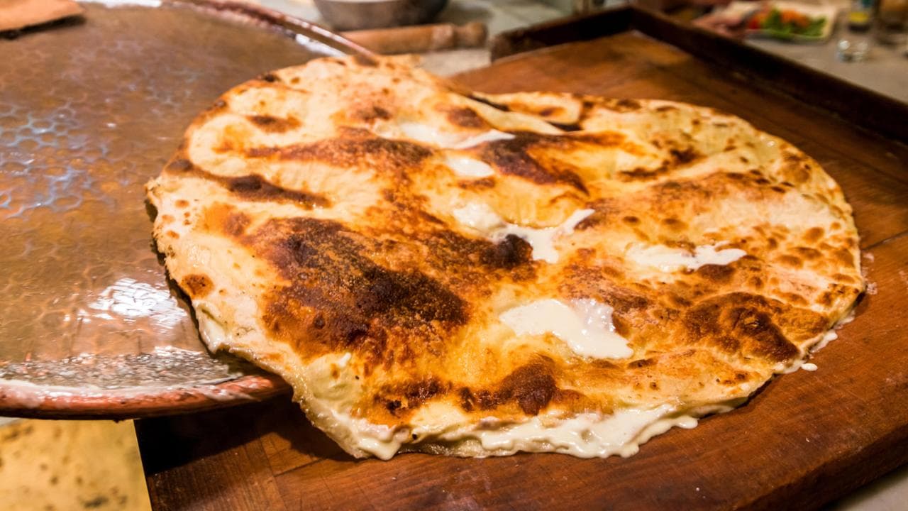 Liguria, paradiso della focaccia: da quella di Recco alla genovese, 10 locali dove assaggiarla
