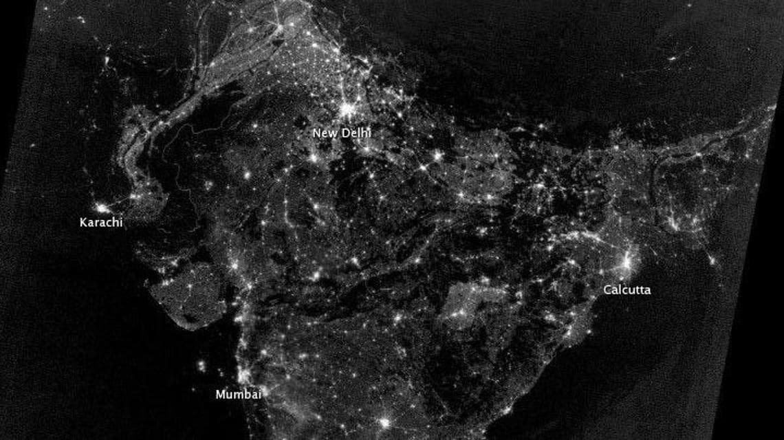 (Immagine satellitare dell'India per studiare la città sulla base dell'illuminazione notturna)