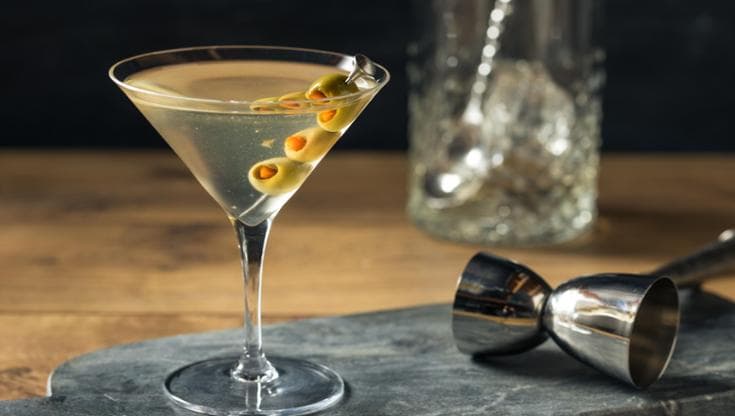 Così le signore londinesi diffondono la moda del Dirty Martini