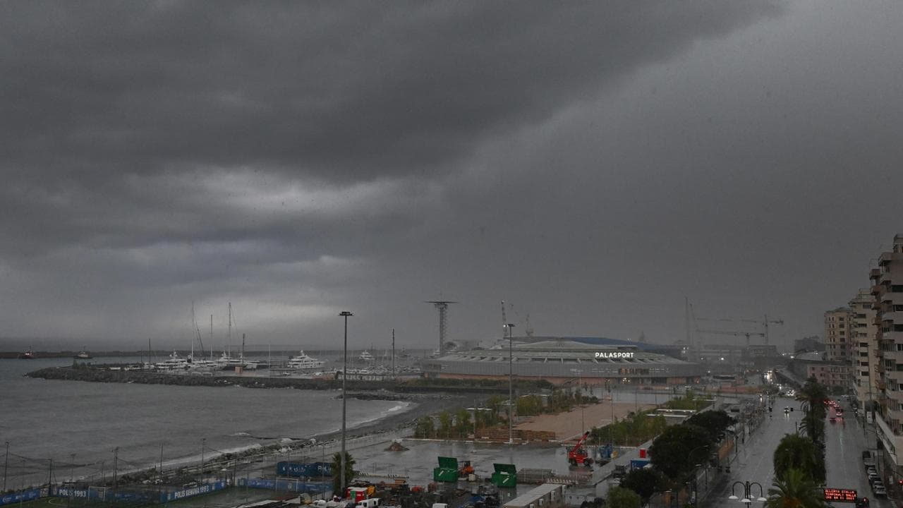 Crisi climatica, con il mare che si riscalda piogge più intense. “Rischio medicane più forti”