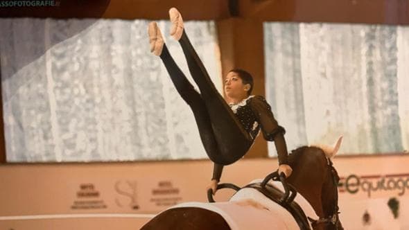 Acrobazie a cavallo con il volteggio, l’arte equestre più sconosciuta