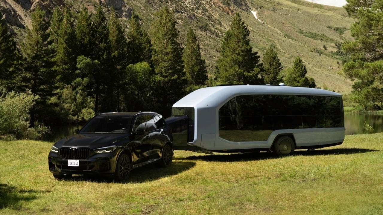 Il caravan elettrico con pannelli solari è destinato a rivoluzionare il campeggio