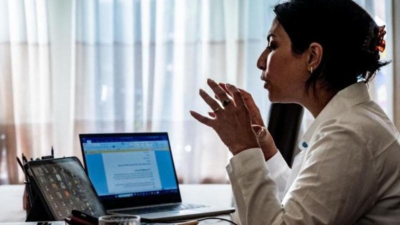 Talebani, un verso vi seppellirà: la rete delle poetesse che sfida il potere in Afghanistan