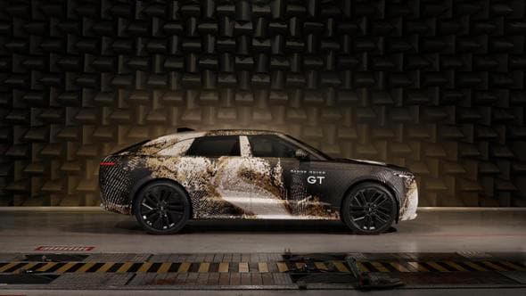 Range Rover amplia la gamma e annuncia il quinto modello: arriva il Suv coupé GT