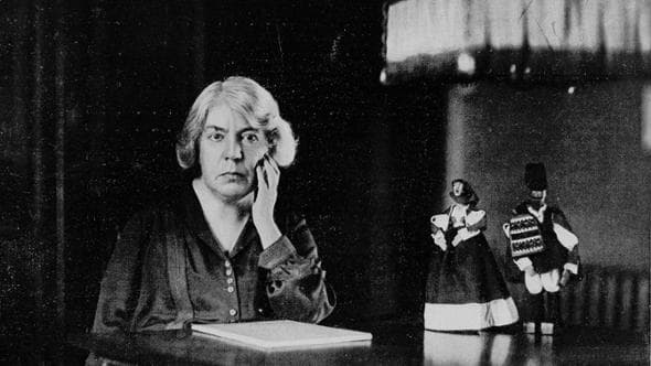 Grazia Deledda, la designer della memoria