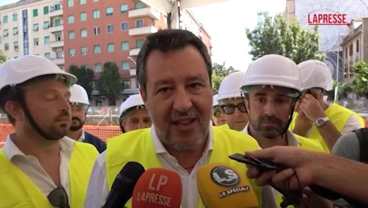 Migranti, Salvini: "Non prendiamo lezioni da Germania e Spagna. Berlino si riprenda le navi Ong"