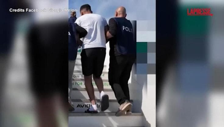 Migranti, Meloni pubblica video: "Avanti con espulsioni irregolari, proseguiremo su questa strada"