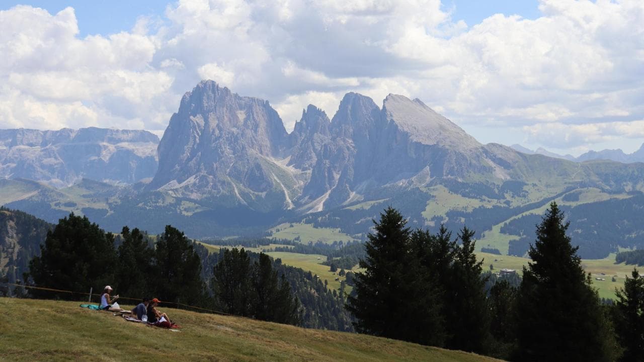 Castelrotto, l'Alpe di Siusi e lo Sciliar. Le Dolomiti della natura top. E delle streghe