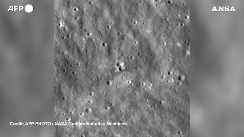 Sulla Luna un nuovo cratere causato da un razzo SpaceX: le immagini divulgate dalla Nasa