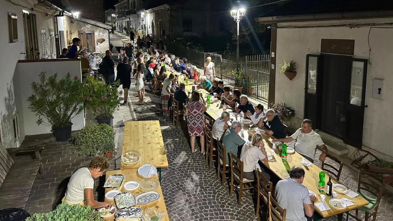 La rivincita di Celle di San Vito, il paesino più social dell’estate: “Siamo tutti influencer” | Video