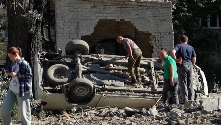 Kiev, i sopravvissuti all'attacco: "Quel bastardo (di Putin) e chi ordina i raid vadano al diavolo"