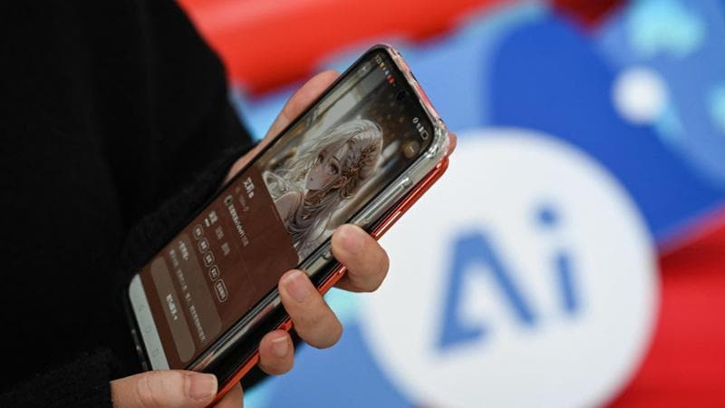 Partner virtuali in app, chatbot e videogame: il business cresce. E i governi corrono ai ripari